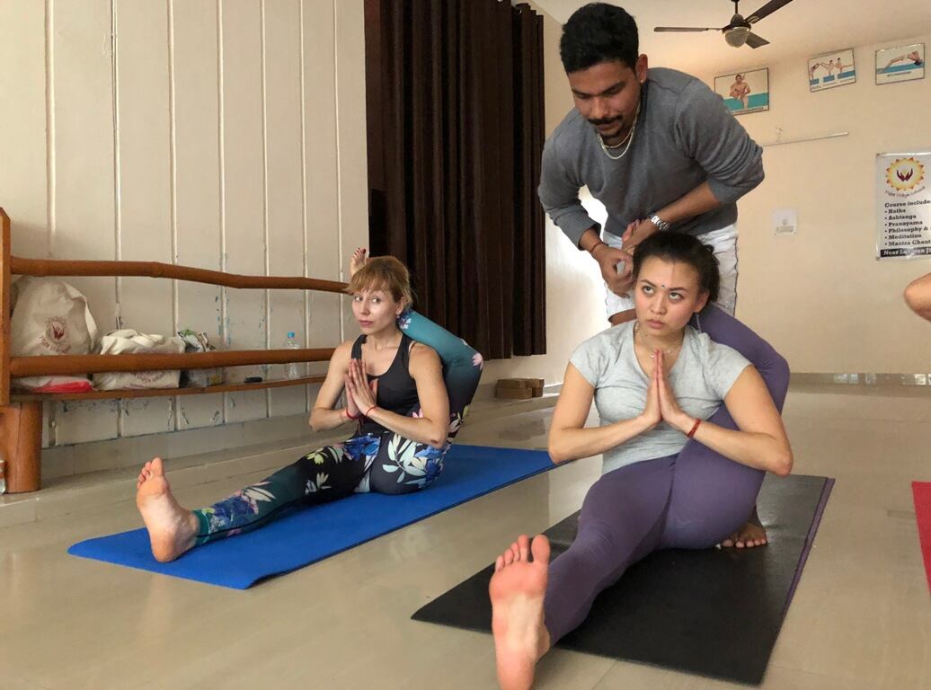 300 hours yoga teacher training in rishikesh